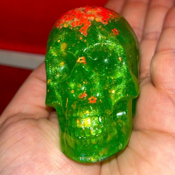Shiny Smooth Unique Green Handmade Resin Skull Figurine Tabletop Decor - Picture 3 of 14